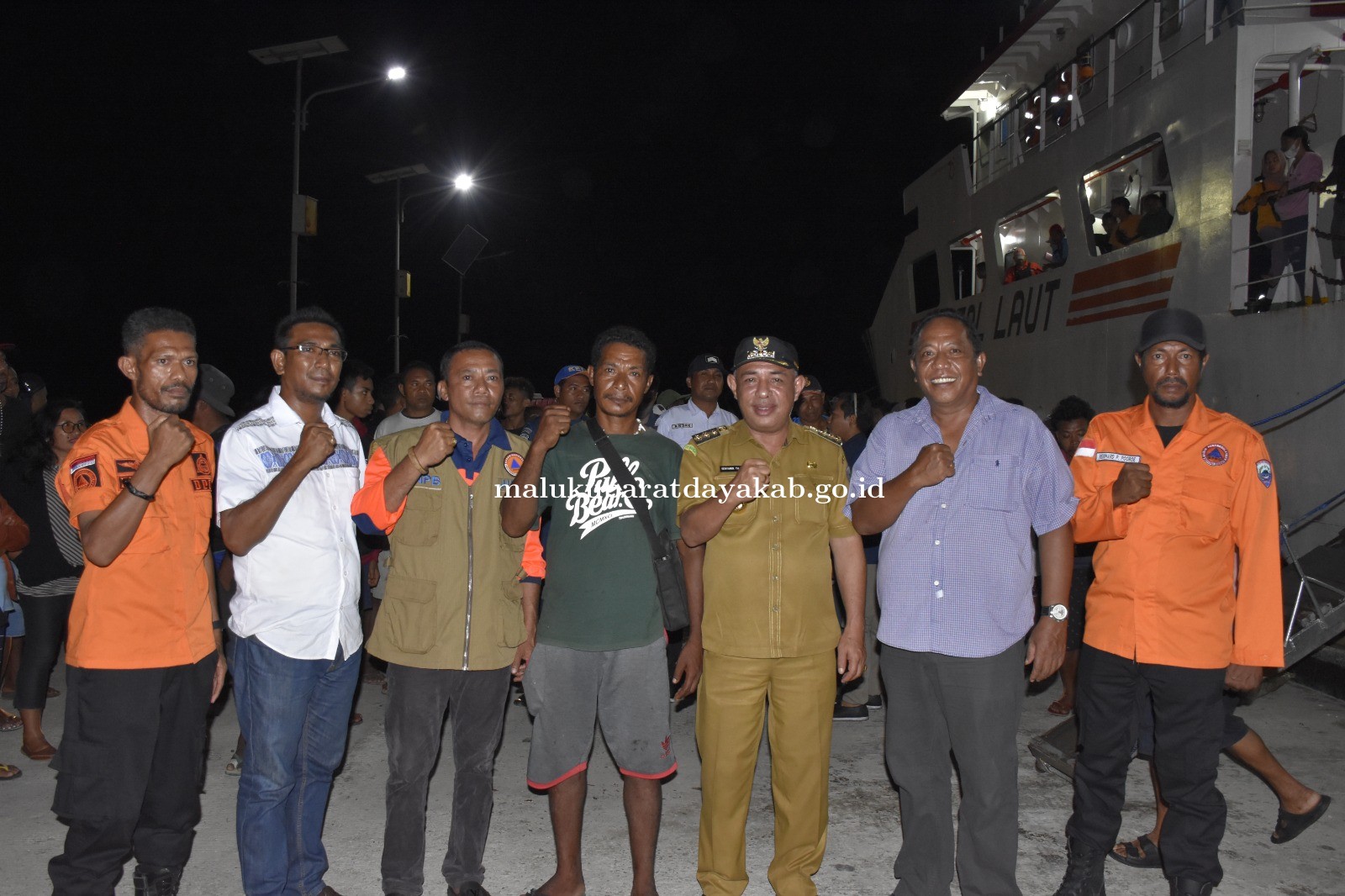 BUPATI MBD TERIMA DAN SERAHKAN KORBAN HILANG KE KELUARGA